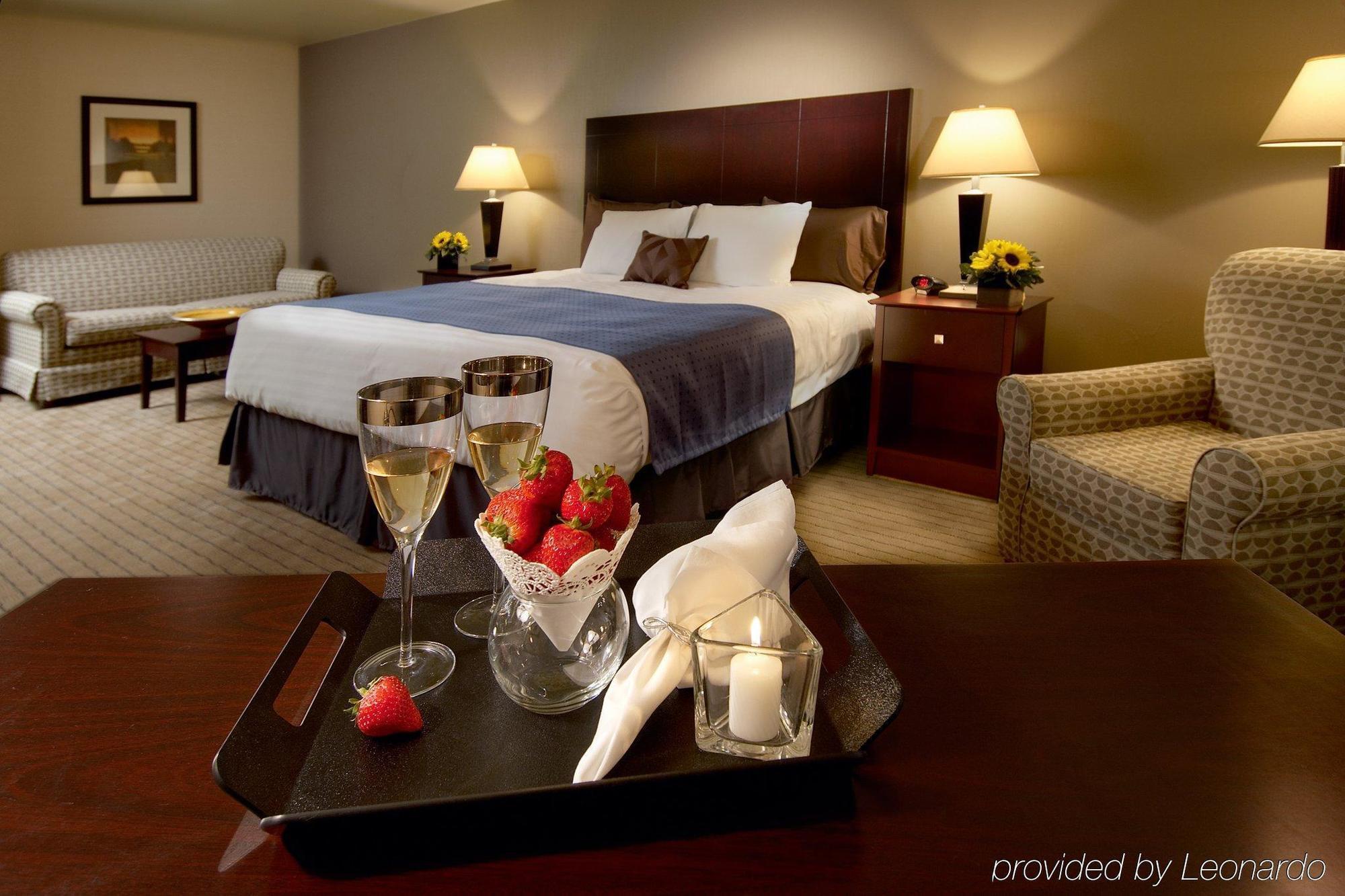 Nichols Village Hotel And Spa Clarks Summit Bagian luar foto