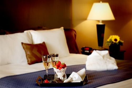 Nichols Village Hotel And Spa Clarks Summit Bagian luar foto