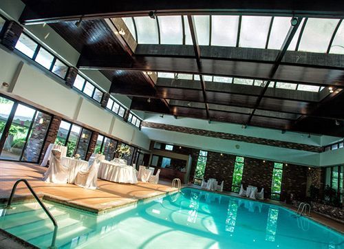 Nichols Village Hotel And Spa Clarks Summit Bagian luar foto
