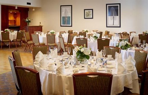 Nichols Village Hotel And Spa Clarks Summit Bagian luar foto