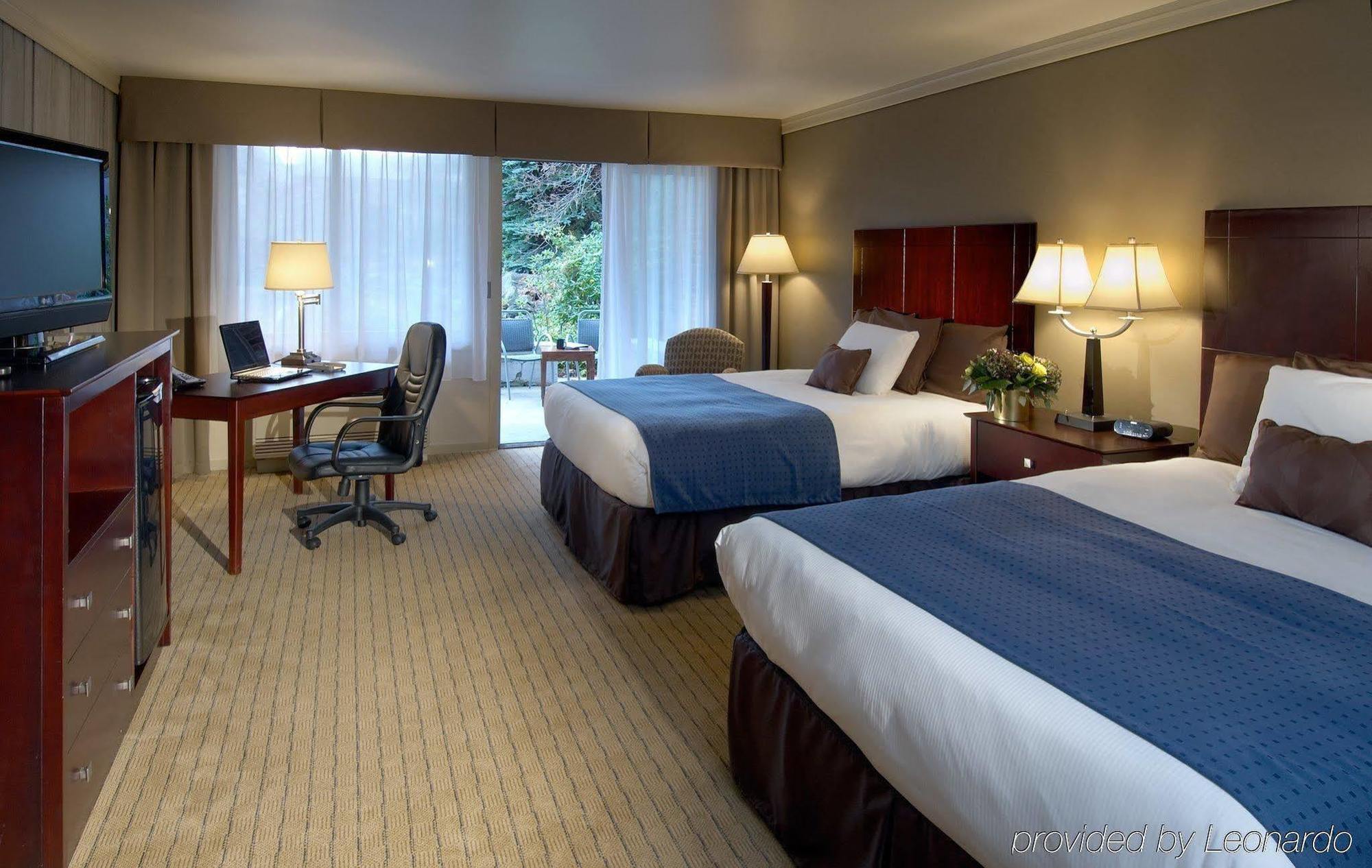Nichols Village Hotel And Spa Clarks Summit Bagian luar foto